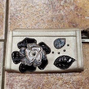 RELIC wallet rose embellished EUC